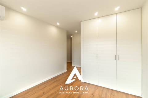 APARTAMENTO T4 DUPLEX TERRAÇO COM 89M2 VISTA MAR