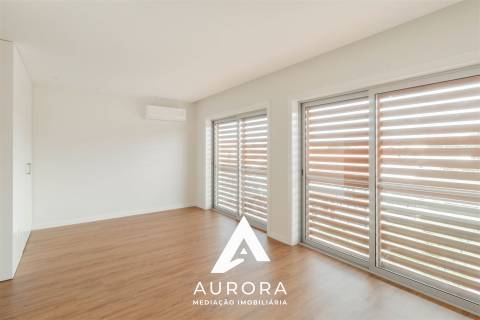 APARTAMENTO T4 DUPLEX TERRAÇO COM 89M2 VISTA MAR