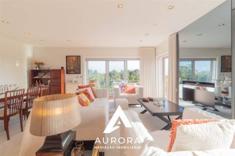 Apartamento T4 útlimo Piso Praia São Félix da Marinha como NOVO