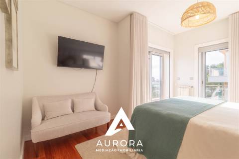 Apartamento T4 útlimo Piso Praia São Félix da Marinha como NOVO