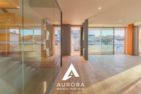 MORADIA T4+1 DE LUXO, PRAIA MADALENA, PORTO, COM PISCINA