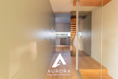 MORADIA T4+1 DE LUXO, PRAIA MADALENA, PORTO, COM PISCINA