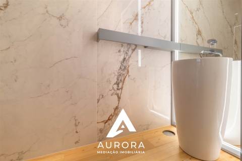 MORADIA T4+1 DE LUXO, PRAIA MADALENA, PORTO, COM PISCINA