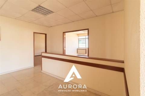 Armazém  Venda em Gulpilhares e Valadares,Vila Nova de Gaia