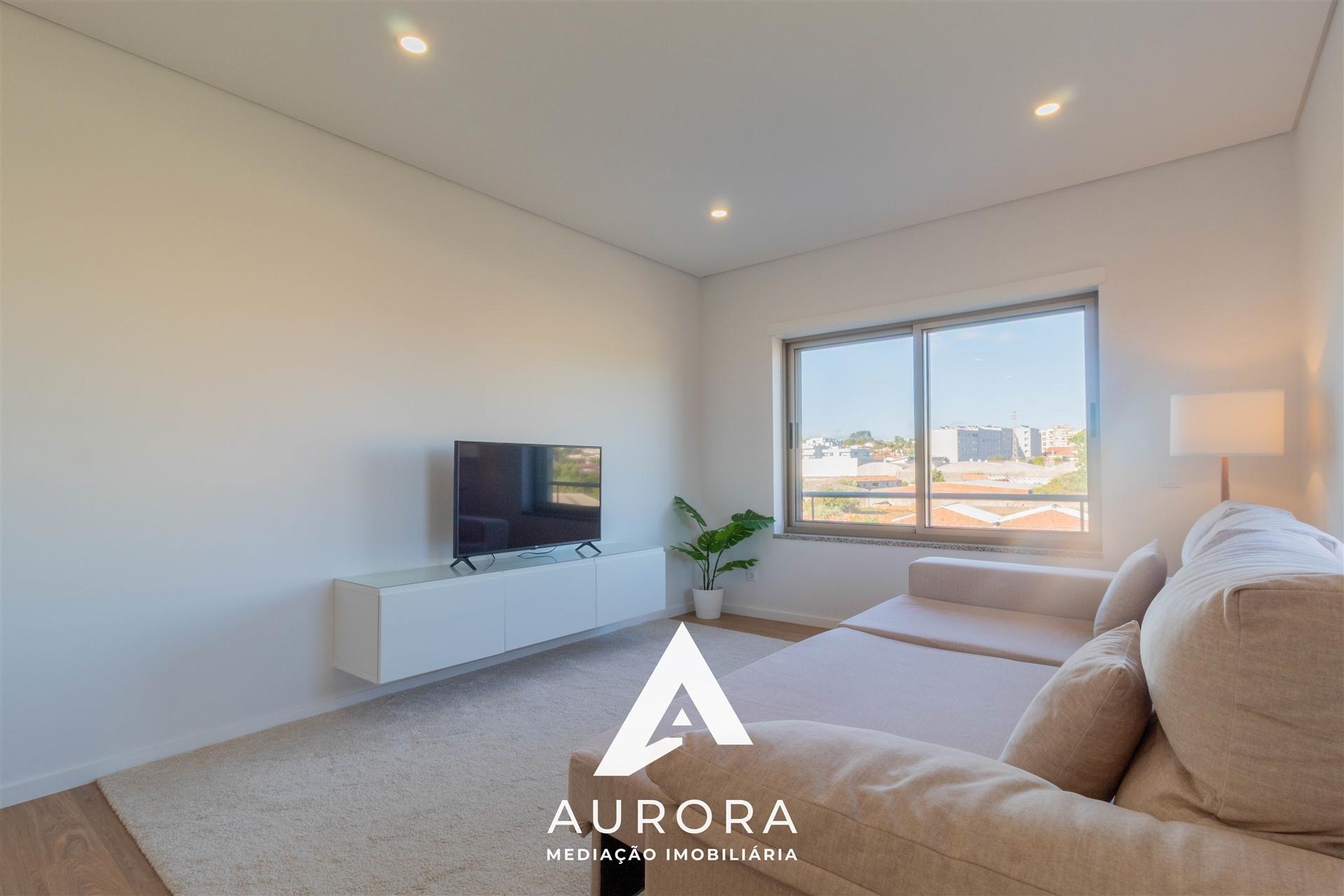 Apartamento T3 em Esmoriz - Como novo, com excelentes áreas, exposição solar e acabamentos de qualid