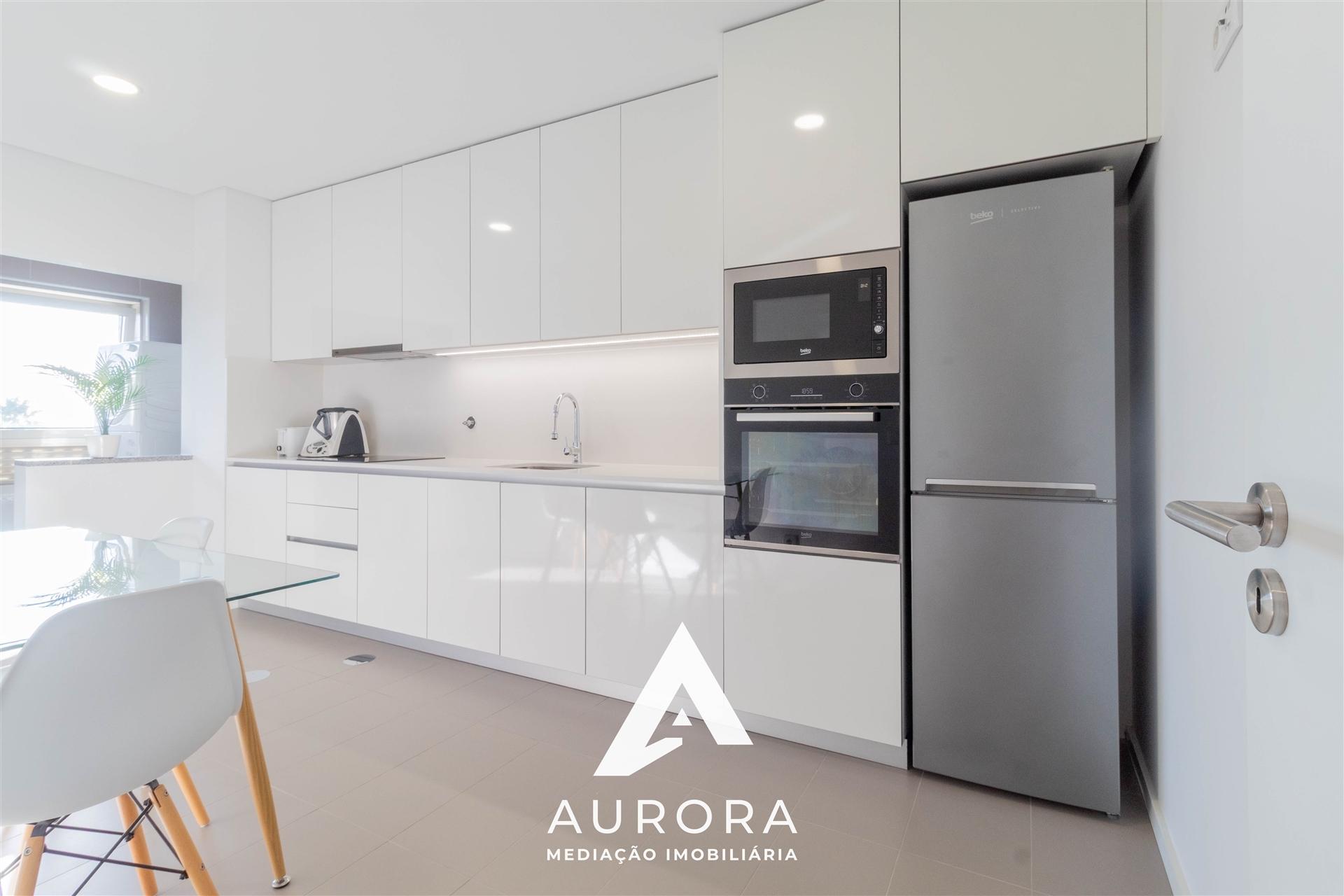 Apartamento T3 em Esmoriz - Como novo, com excelentes áreas, exposição solar e acabamentos de qualid