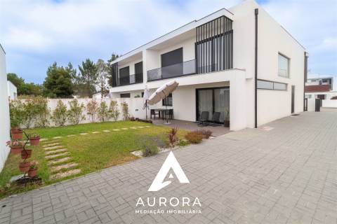 Moradia T4 Moderna em São João de Ver – Próxima de Santa Maria da Feira