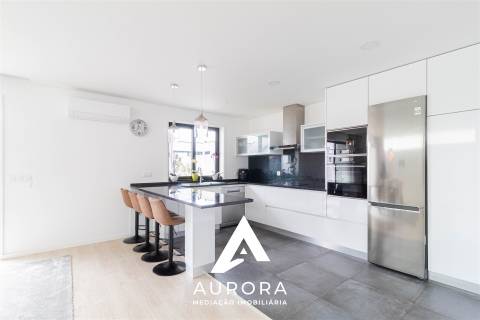 Moradia T4 Moderna em São João de Ver – Próxima de Santa Maria da Feira