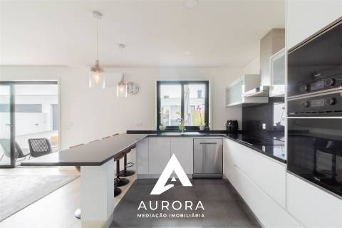 Moradia T4 Moderna em São João de Ver – Próxima de Santa Maria da Feira