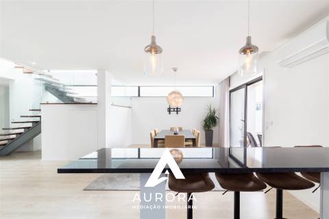 Moradia T4 Moderna em São João de Ver – Próxima de Santa Maria da Feira