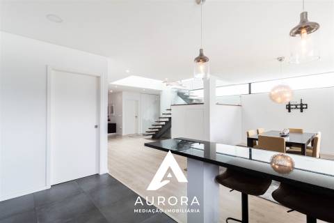 Moradia T4 Moderna em São João de Ver – Próxima de Santa Maria da Feira