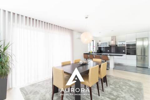 Moradia T4 Moderna em São João de Ver – Próxima de Santa Maria da Feira