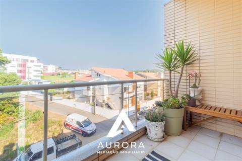 T3 Duplex com Terraço, Suite e Garagem Fechada – São Félix da Marinha