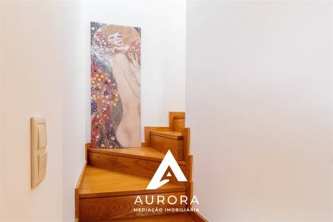 T3 Duplex com Terraço, Suite e Garagem Fechada – São Félix da Marinha