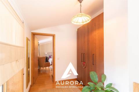 T3 Duplex com Terraço, Suite e Garagem Fechada – São Félix da Marinha