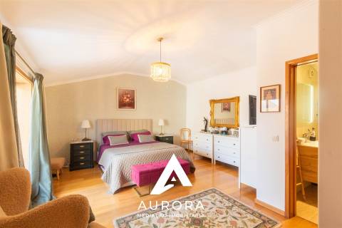 T3 Duplex com Terraço, Suite e Garagem Fechada – São Félix da Marinha