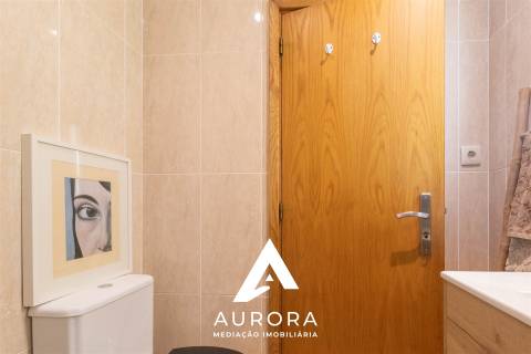 T3 Duplex com Terraço, Suite e Garagem Fechada – São Félix da Marinha