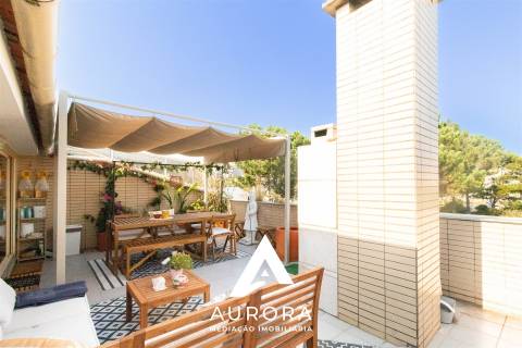 T3 Duplex com Terraço, Suite e Garagem Fechada – São Félix da Marinha