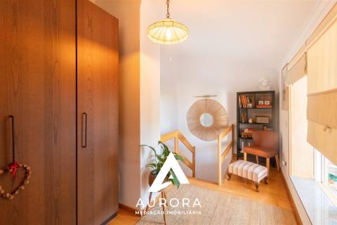 T3 Duplex com Terraço, Suite e Garagem Fechada – São Félix da Marinha