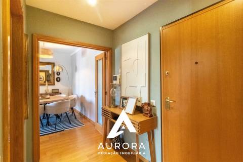 T3 Duplex com Terraço, Suite e Garagem Fechada – São Félix da Marinha