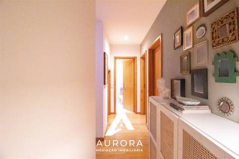 T3 Duplex com Terraço, Suite e Garagem Fechada – São Félix da Marinha