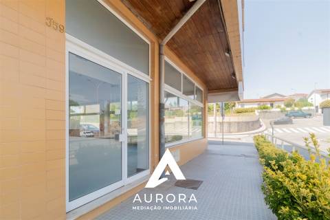 Loja  Arrendamento em São João da Madeira,São João da Madeira