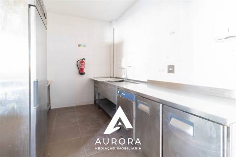 Loja  Arrendamento em São João da Madeira,São João da Madeira