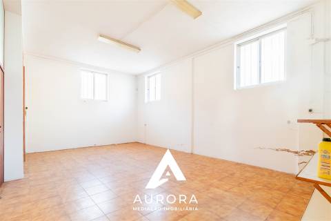 Armazém  Arrendamento em Oliveira de Azeméis, Santiago de Riba-Ul, Ul, Macinhata da Seixa e Madail,Oliveira de Azeméis