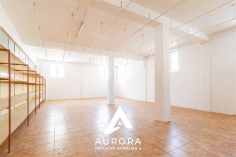 Armazém  Arrendamento em Oliveira de Azeméis, Santiago de Riba-Ul, Ul, Macinhata da Seixa e Madail,Oliveira de Azeméis