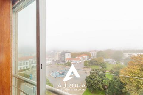 Apartamento T4 Moderno com Vista Mar para Arrendamento | Centro de Espinho