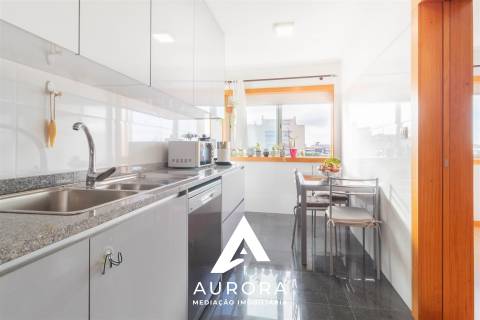 Apartamento T3 Esmoriz – 2.º andar com elevador, garagem, varandas e vistas desafogadas