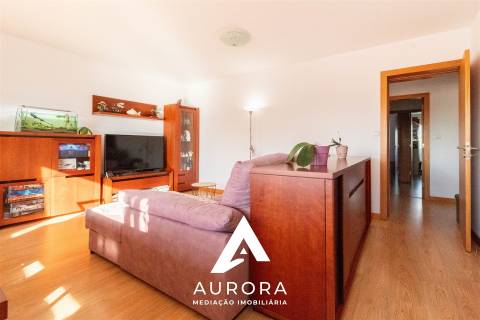 Apartamento T3 Esmoriz – 2.º andar com elevador, garagem, varandas e vistas desafogadas