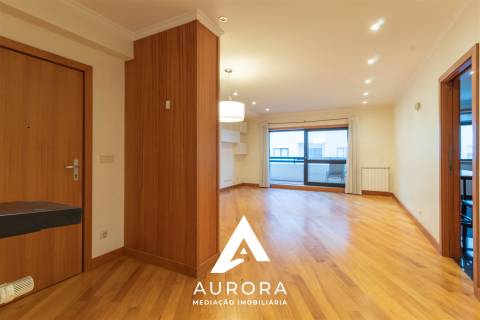 Apartamento T3 150m da praia, varandas e lugar de garagem