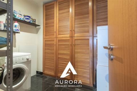 Apartamento T3 150m da praia, varandas e lugar de garagem