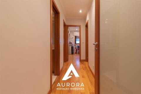 Apartamento T3 150m da praia, varandas e lugar de garagem