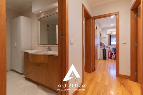 Apartamento T3 150m da praia, varandas e lugar de garagem