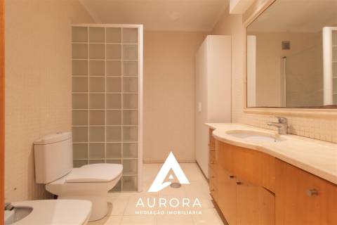 Apartamento T3 150m da praia, varandas e lugar de garagem