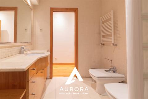 Apartamento T3 150m da praia, varandas e lugar de garagem