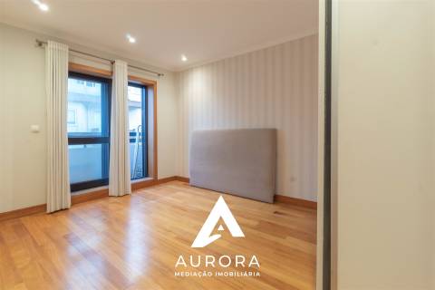 Apartamento T3 150m da praia, varandas e lugar de garagem