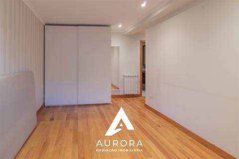 Apartamento T3 150m da praia, varandas e lugar de garagem