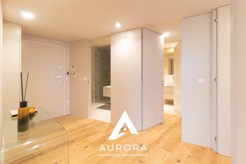 Apartamento T2 último piso - Vista mar - Varanda Sul - 3 Lugares de garagem + Arrumos