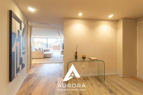 Apartamento T2 último piso - Vista mar - Varanda Sul - 3 Lugares de garagem + Arrumos