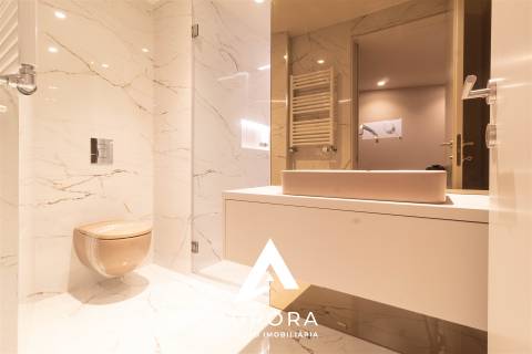 Apartamento T2 último piso - Vista mar - Varanda Sul - 3 Lugares de garagem + Arrumos