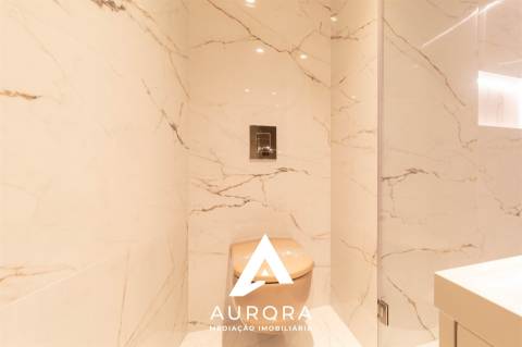 Apartamento T2 último piso - Vista mar - Varanda Sul - 3 Lugares de garagem + Arrumos