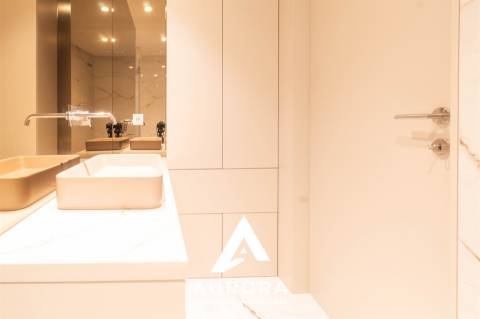 Apartamento T2 último piso - Vista mar - Varanda Sul - 3 Lugares de garagem + Arrumos