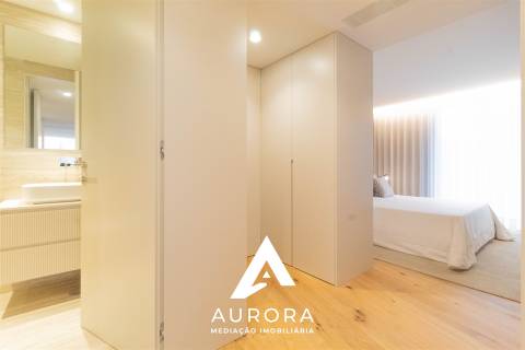 Apartamento T2 último piso - Vista mar - Varanda Sul - 3 Lugares de garagem + Arrumos