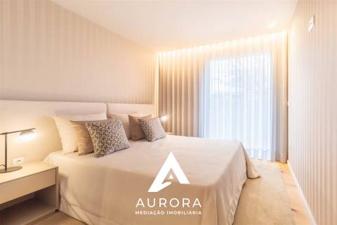 Apartamento T2 último piso - Vista mar - Varanda Sul - 3 Lugares de garagem + Arrumos