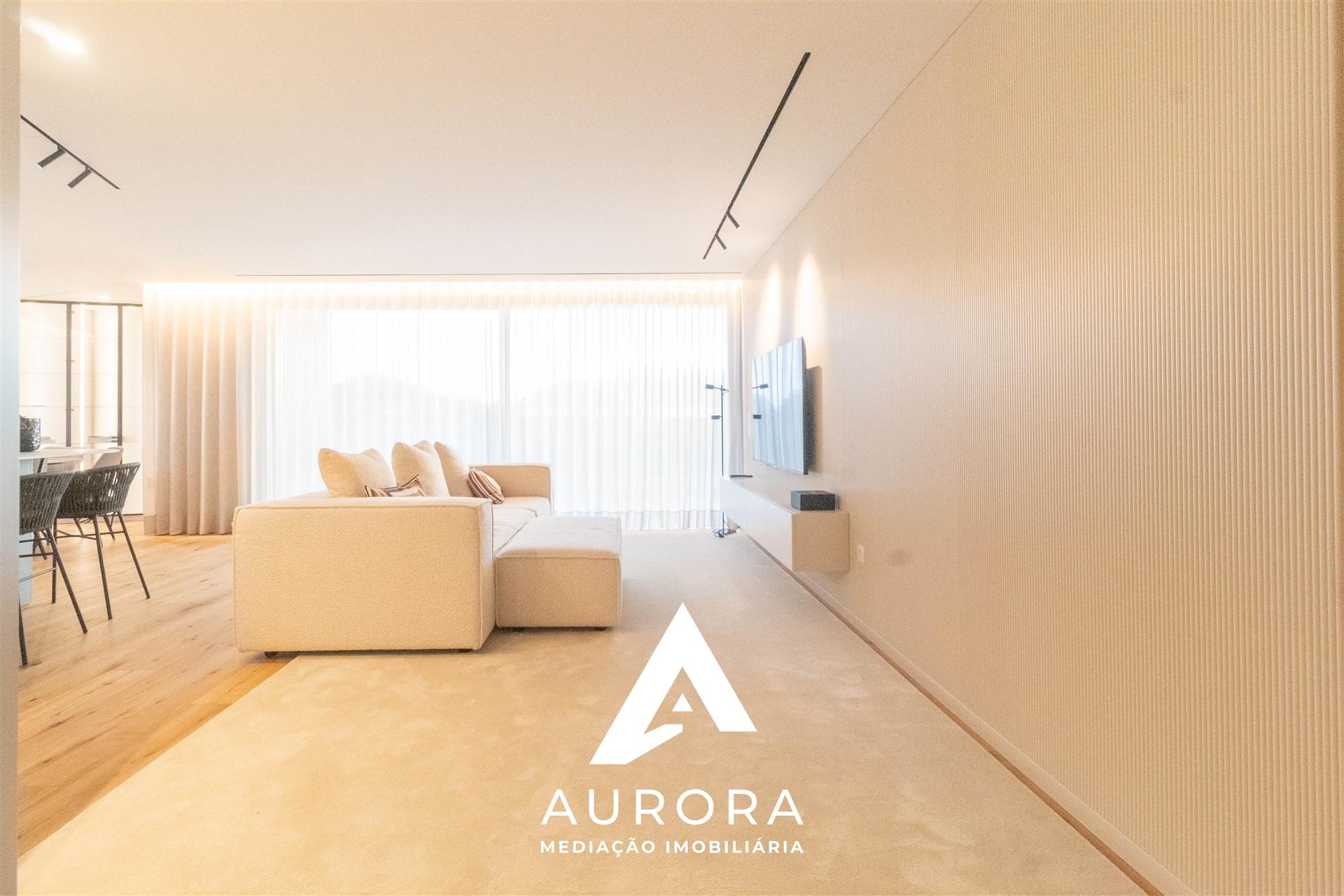 Apartamento T2 último piso - Vista mar - Varanda Sul - 3 Lugares de garagem + Arrumos