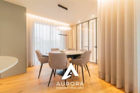 Apartamento T2 último piso - Vista mar - Varanda Sul - 3 Lugares de garagem + Arrumos