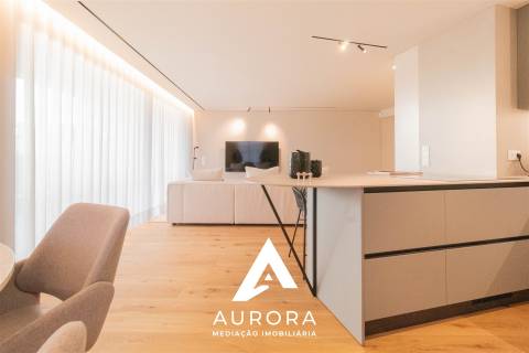 Apartamento T2 último piso - Vista mar - Varanda Sul - 3 Lugares de garagem + Arrumos